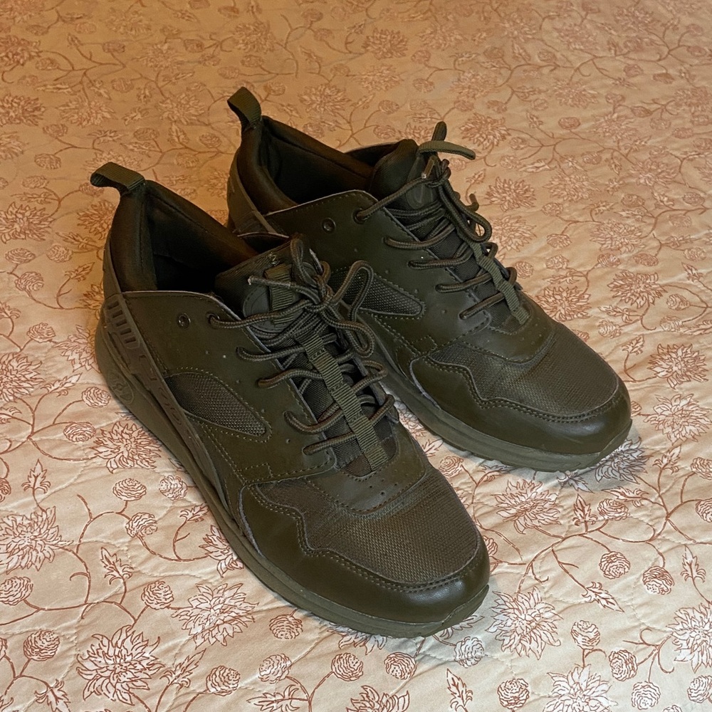 Men’s Army Green Heelys